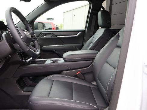 Used 2026 GMC Acadia Elevation w/ Elevation Premium Package AWD/4WD image 24