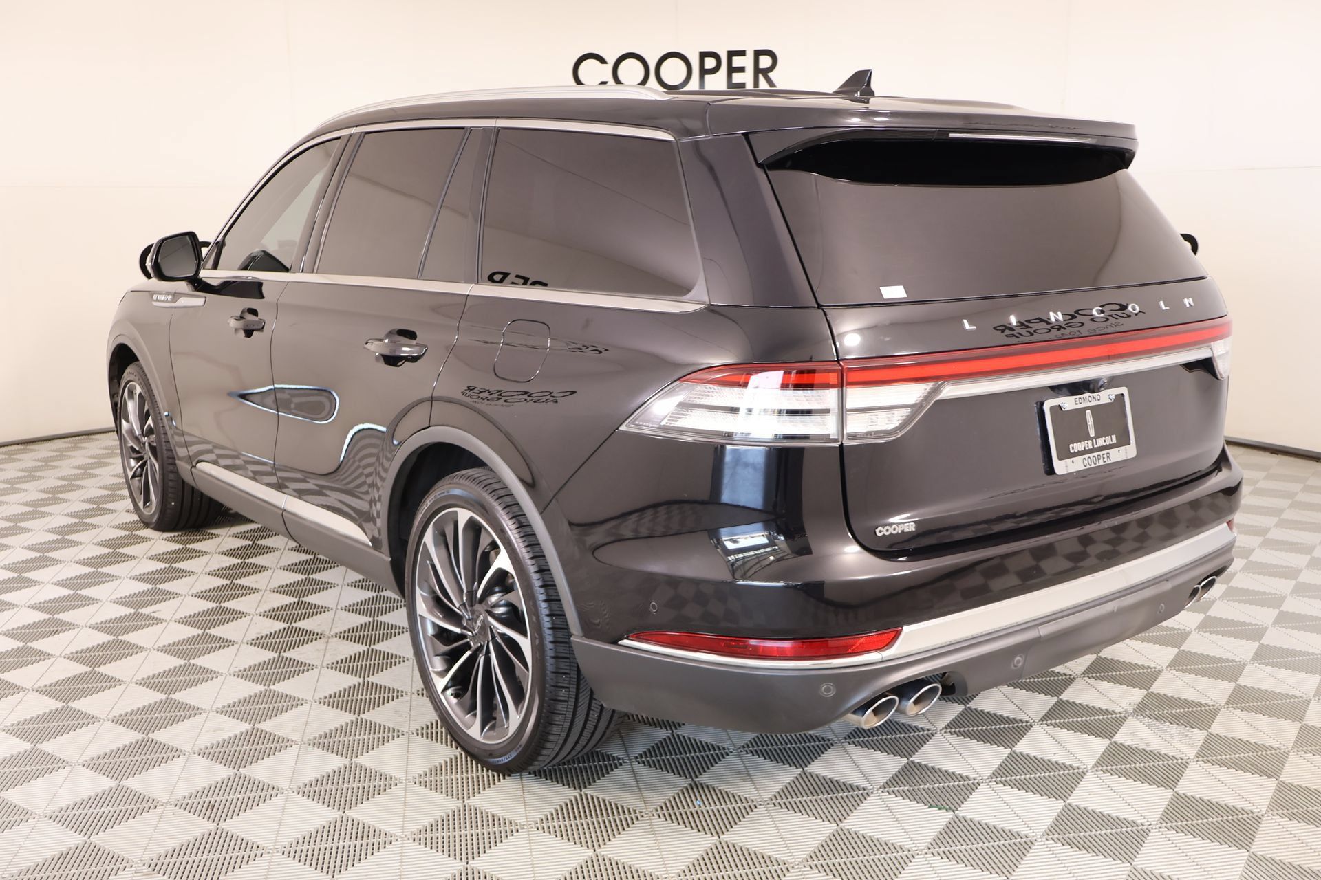 Used 2020 Lincoln Aviator Reserve w/ Equipment Group 202A AWD/4WD image 25