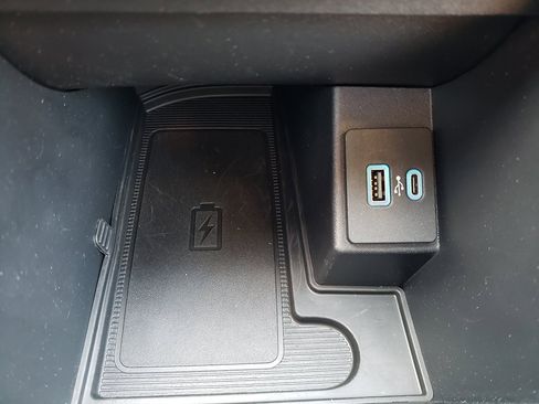 Certified 2021 Ford Edge Titanium w/ Equipment Group 301A image 23