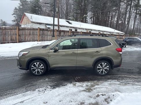 Used 2023 Subaru Forester Limited image 12