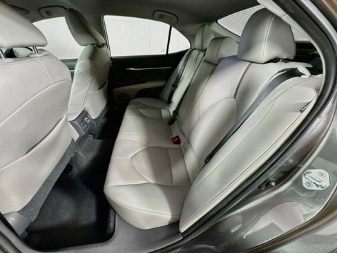 Used 2021 Toyota Camry XLE FWD image 29