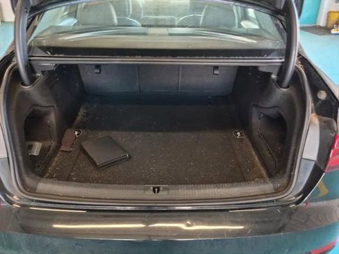 Used 2017 Audi A4 2.0T Premium image 18