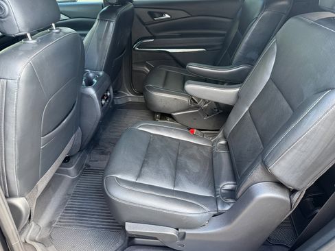 Used 2025 Chevrolet Traverse LT w/ Driver Confidence Package image 13