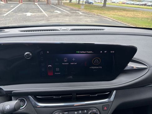 Used 2025 Buick Envista Preferred image 17