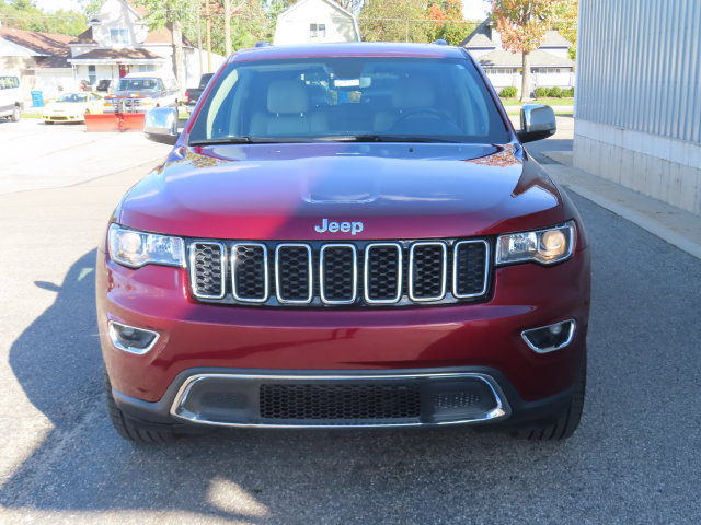 Used 2018 Jeep Grand Cherokee Limited w/ Trailer Tow Group IV AWD/4WD image 14