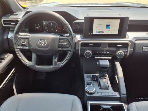 Certified 2025 Toyota Tacoma SR5 AWD/4WD image 12