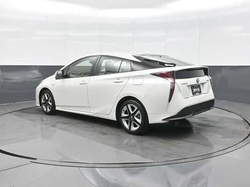Used 2016 Toyota Prius Three Touring image 5