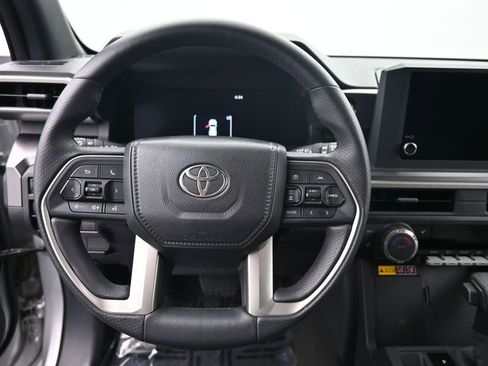 Used 2025 Toyota 4Runner TRD Off-Road AWD/4WD image 23