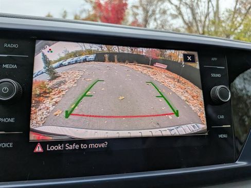 Certified 2023 Volkswagen Taos SE image 33