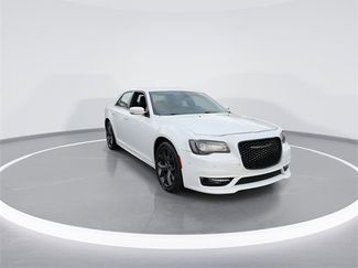 Used 2023 Chrysler 300 Touring L video 2