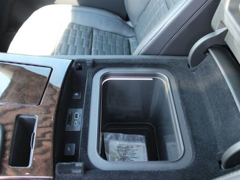 Used 2022 Cadillac Escalade ESV Sport Platinum w/ LPO, ONYX Package image 10