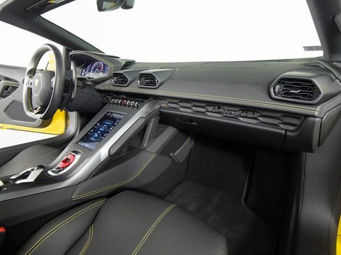 Used 2022 Lamborghini Huracan EVO image 32