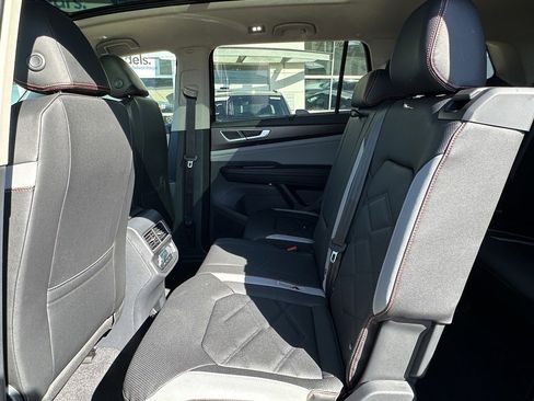 New 2026 Volkswagen Atlas Peak Edition AWD/4WD image 7
