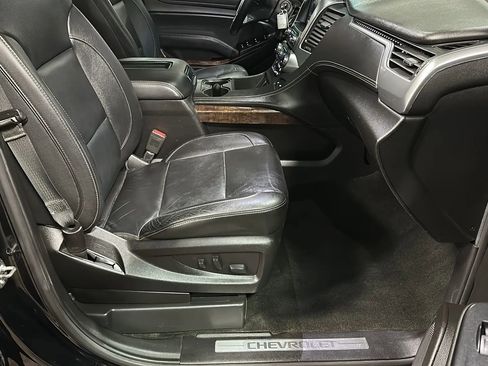 Used 2018 Chevrolet Suburban LT image 19