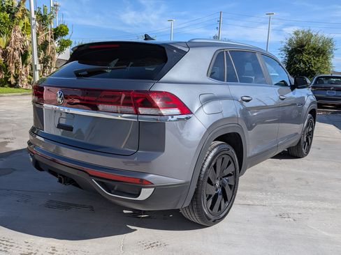 Certified 2024 Volkswagen Atlas Cross Sport SE w/ Panoramic Sunroof Package FWD image 3