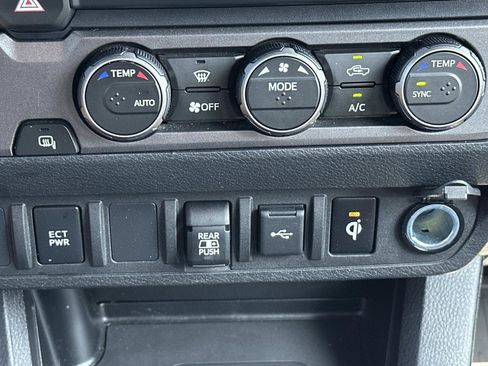 Used 2021 Toyota Tacoma TRD Sport RWD image 33