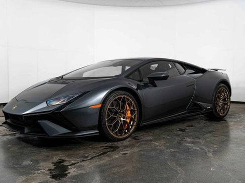 Used 2023 Lamborghini Huracan Tecnica image 4