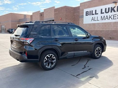Used 2025 Subaru Forester Premium AWD/4WD image 7