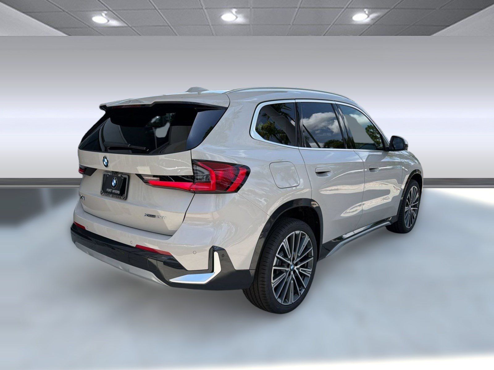 Used 2026 BMW X1 xDrive28i w/ Technology Package AWD/4WD image 9