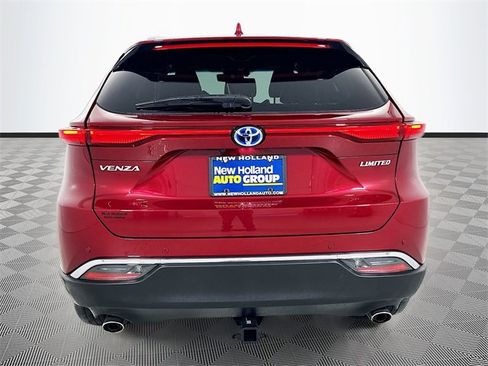 Used 2024 Toyota Venza Limited image 6