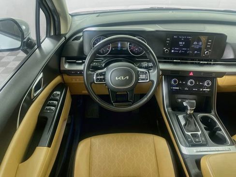 Used 2023 Kia Carnival LX FWD image 22