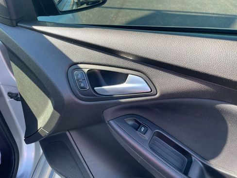 Used 2015 Ford Focus SE w/ SE Sport Package image 34