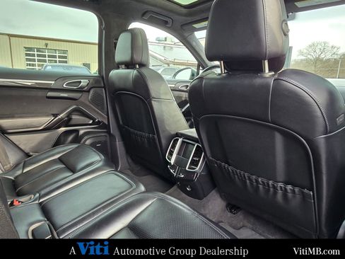 Used 2018 Porsche Cayenne GTS image 26