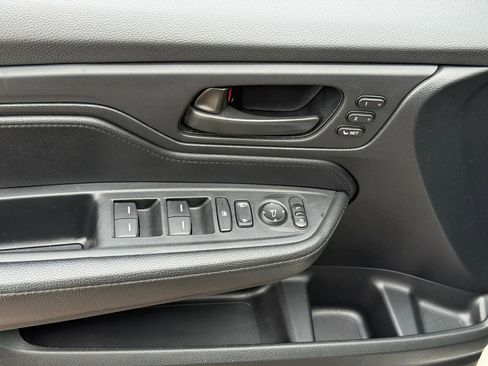 Used 2024 Honda Odyssey EX-L image 17