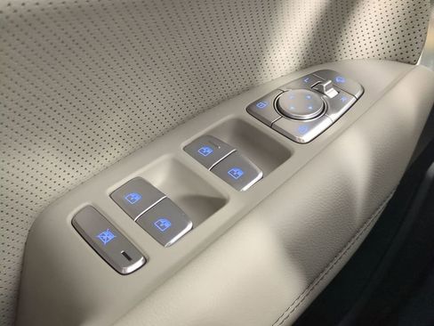 Used 2023 Genesis G70 2.0T w/ Sport Prestige Package image 30