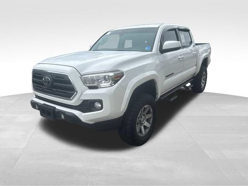 Used 2019 Toyota Tacoma SR5 RWD image 3