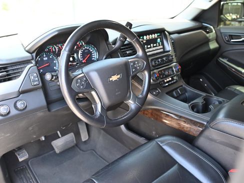 Used 2019 Chevrolet Suburban LT AWD/4WD image 27