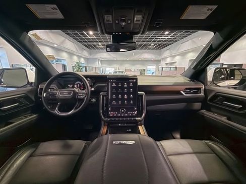 Certified 2025 GMC Yukon Denali image 16