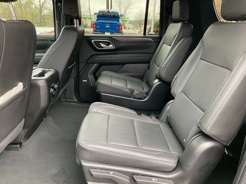 Certified 2024 Chevrolet Suburban Z71 w/ Luxury Package image 16