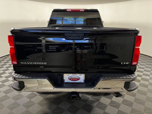 Used 2025 Chevrolet Silverado 2500 LTZ AWD/4WD image 6