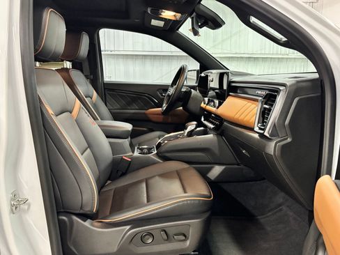 Used 2025 GMC Canyon AT4 w/ Nightfall Edition AWD/4WD image 22