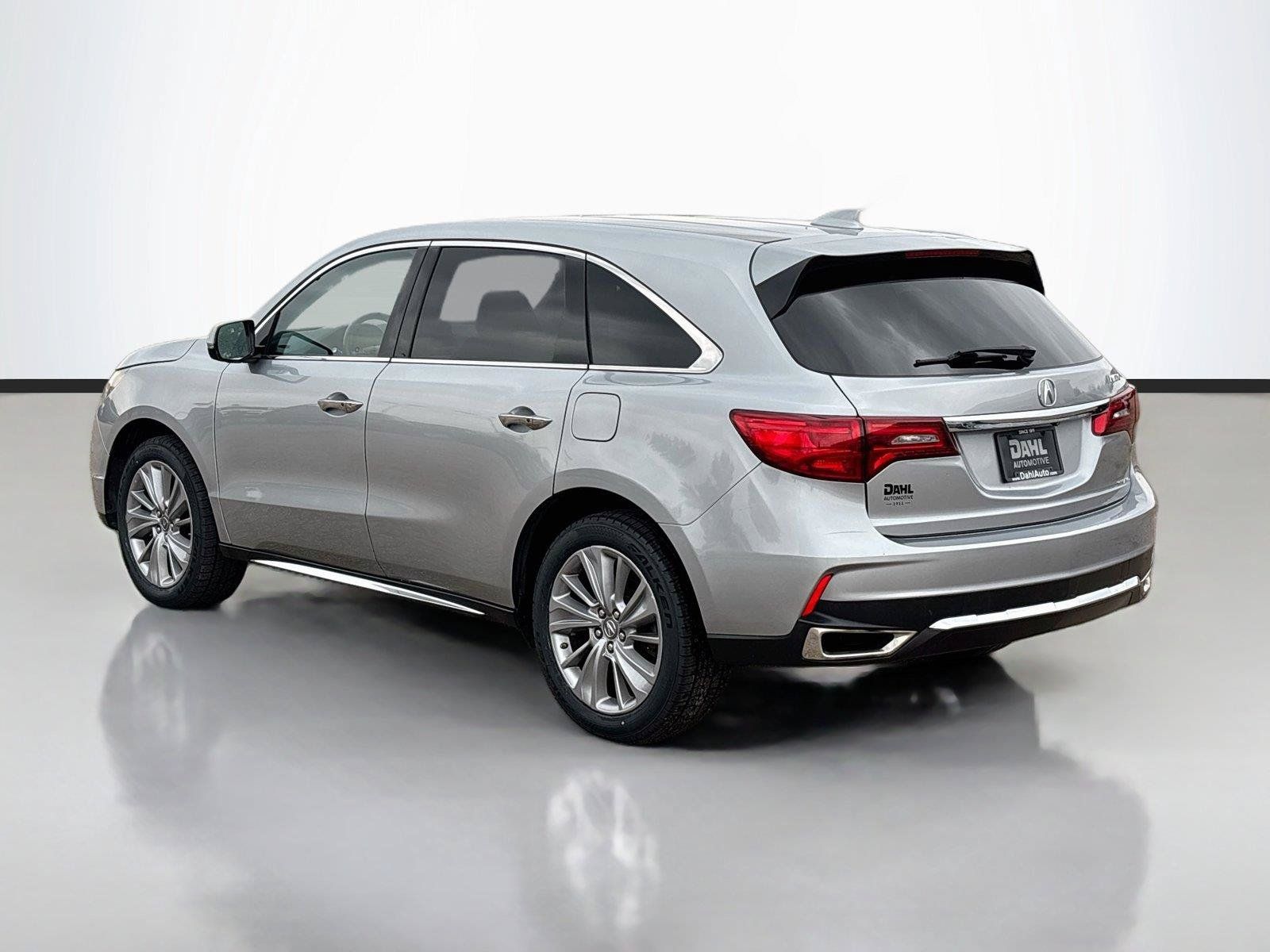 Used 2017 Acura MDX w/ Technology Package AWD/4WD image 10