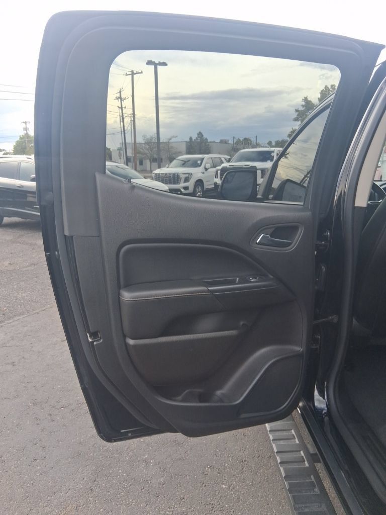Used 2022 GMC Canyon AT4 w/ Trailering Package AWD/4WD image 8