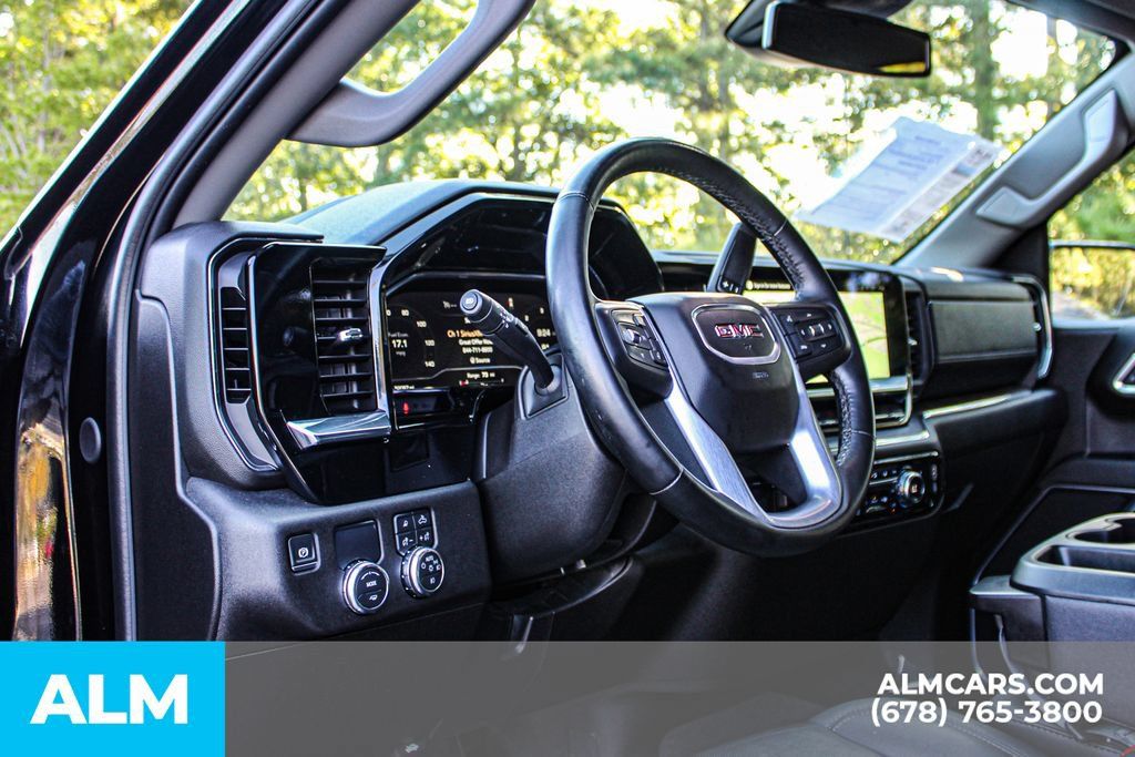 Used 2025 GMC Sierra 1500 SLT RWD image 28
