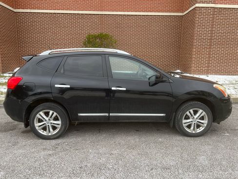 Used 2012 Nissan Rogue SV w/ Premium Pkg image 12
