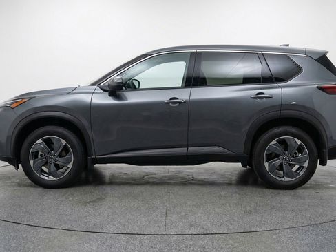 Used 2025 Nissan Rogue SV image 5