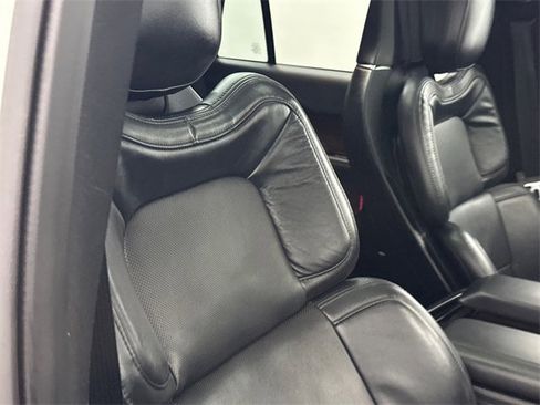 Used 2022 Lincoln Navigator Reserve image 12