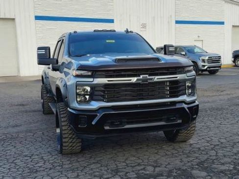 Used 2024 Chevrolet Silverado 2500 Custom w/ Custom Convenience Package image 2