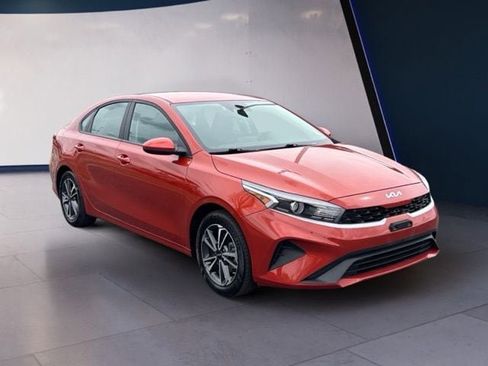 Certified 2023 Kia Forte LXS FWD image 6