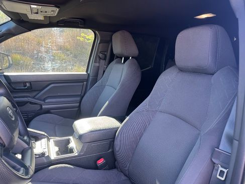 Used 2024 Toyota Tacoma SR5 AWD/4WD image 11