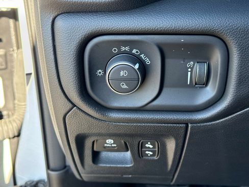 Used 2025 RAM 1500 Big Horn AWD/4WD image 32