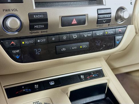 Used 2014 Lexus ES 300h w/ Luxury Package w/Bamboo Trim FWD image 16