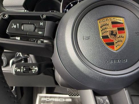 New 2026 Porsche Macan image 35