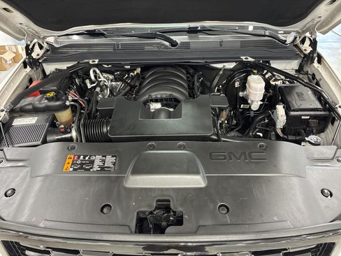 Used 2020 GMC Yukon SLT AWD/4WD image 6