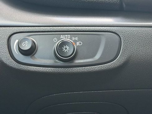 Used 2019 Buick Encore Preferred image 37