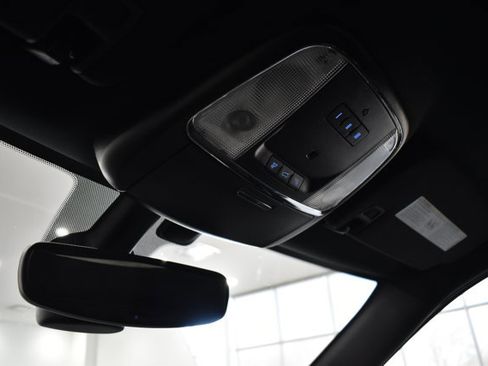 Used 2019 Jeep Grand Cherokee Laredo image 33